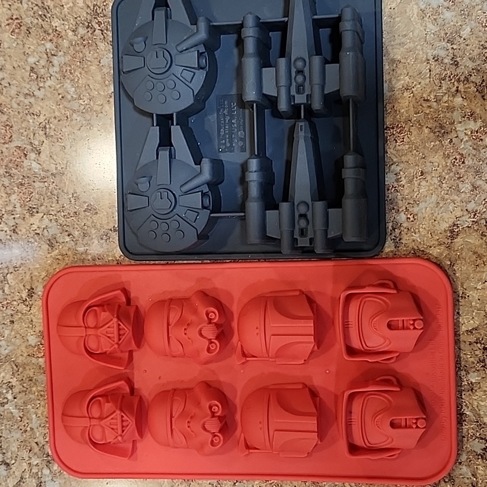 2 Star Wars Silicone Ice Trays Chocolate Molds